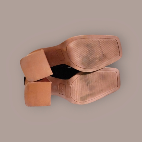 Women  Suede Black Chunky Heel Ankle Boots By Crown Vintage Size 10M - Picture 10 of 10